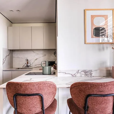 Liv Mackenzie Adults Only 4* ラルナカ