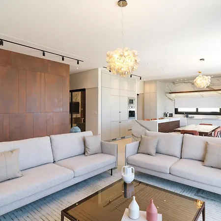 Liv Mackenzie Adults Only Aparthotel 4*