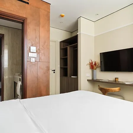 Liv Mackenzie Adults Only 4* Lárnaka