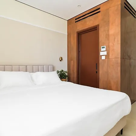 Liv Mackenzie Adults Only Lárnaka