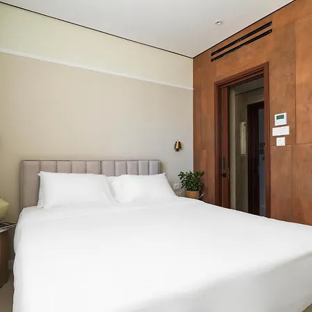 Liv Mackenzie (adults Only) Lägenhetshotell Larnaca