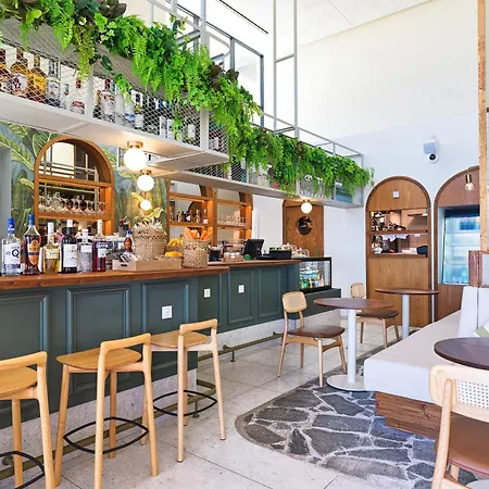 Hotel apartamentowy Liv Mackenzie Adults Only Larnaca