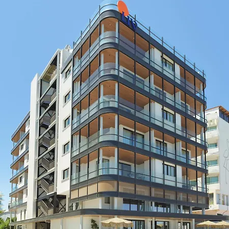 Liv Mackenzie Adults Only Hotel apartamentowy Larnaca