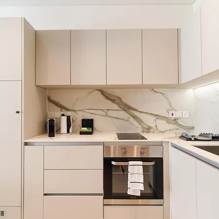 Liv Mackenzie Adults Only Apart Otel 4*