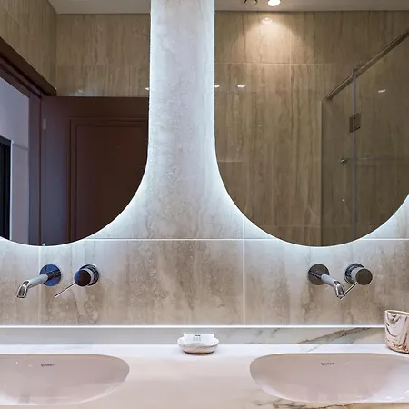 Liv Mackenzie Adults Only Apartmanhotel