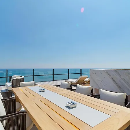 Liv Mackenzie Adults Only Apartmanhotel