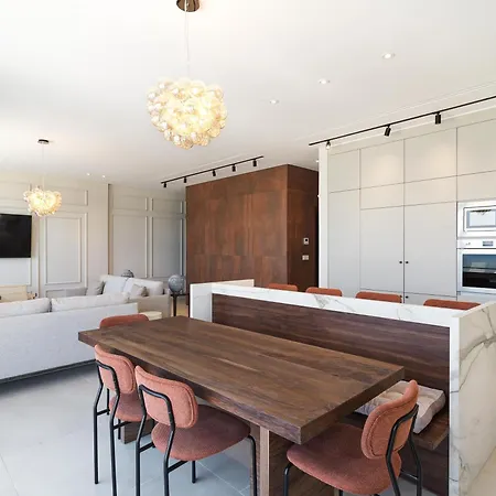 Liv Mackenzie Adults Only Apartmanhotel 4*