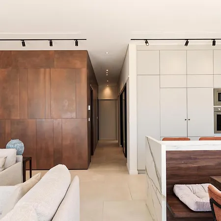 Liv Mackenzie Adults Only Lárnaka