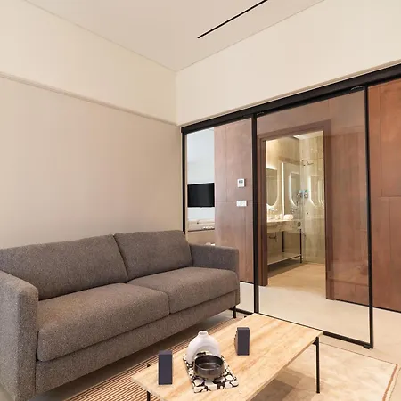 Liv Mackenzie Adults Only Lárnaka