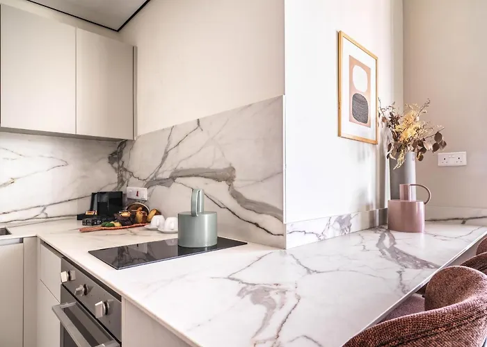 Lägenhetshotell Liv Mackenzie Adults Only Larnaca