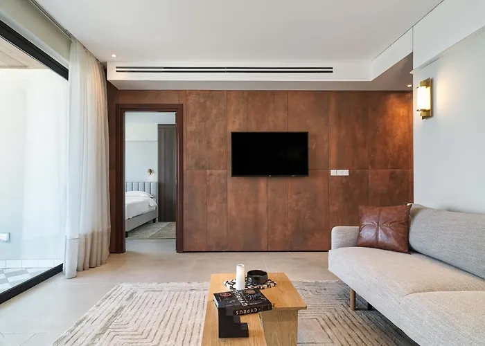 アパートホテル Liv Mackenzie Adults Only ラルナカ