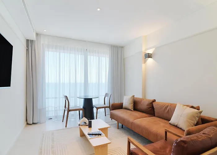 Liv Mackenzie Adults Only Aparthotel