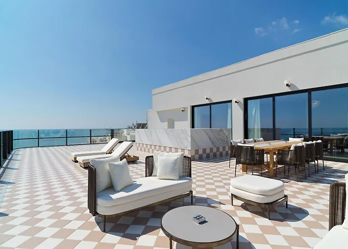 Liv Mackenzie Adults Only 4* Larnaca