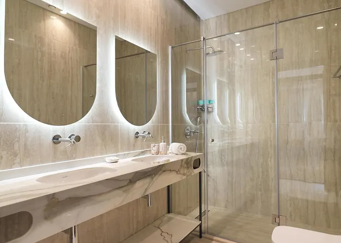 Liv Mackenzie Adults Only アパートホテル