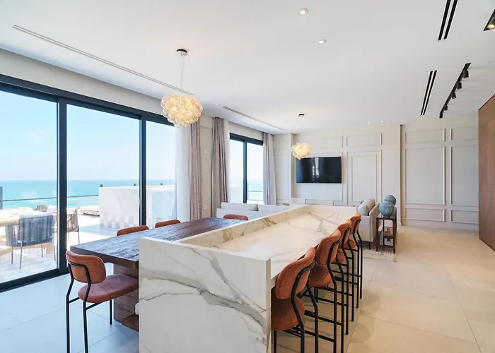 Ξενοδοχείο με διαμερίσματα Liv Mackenzie Adults Only 4*